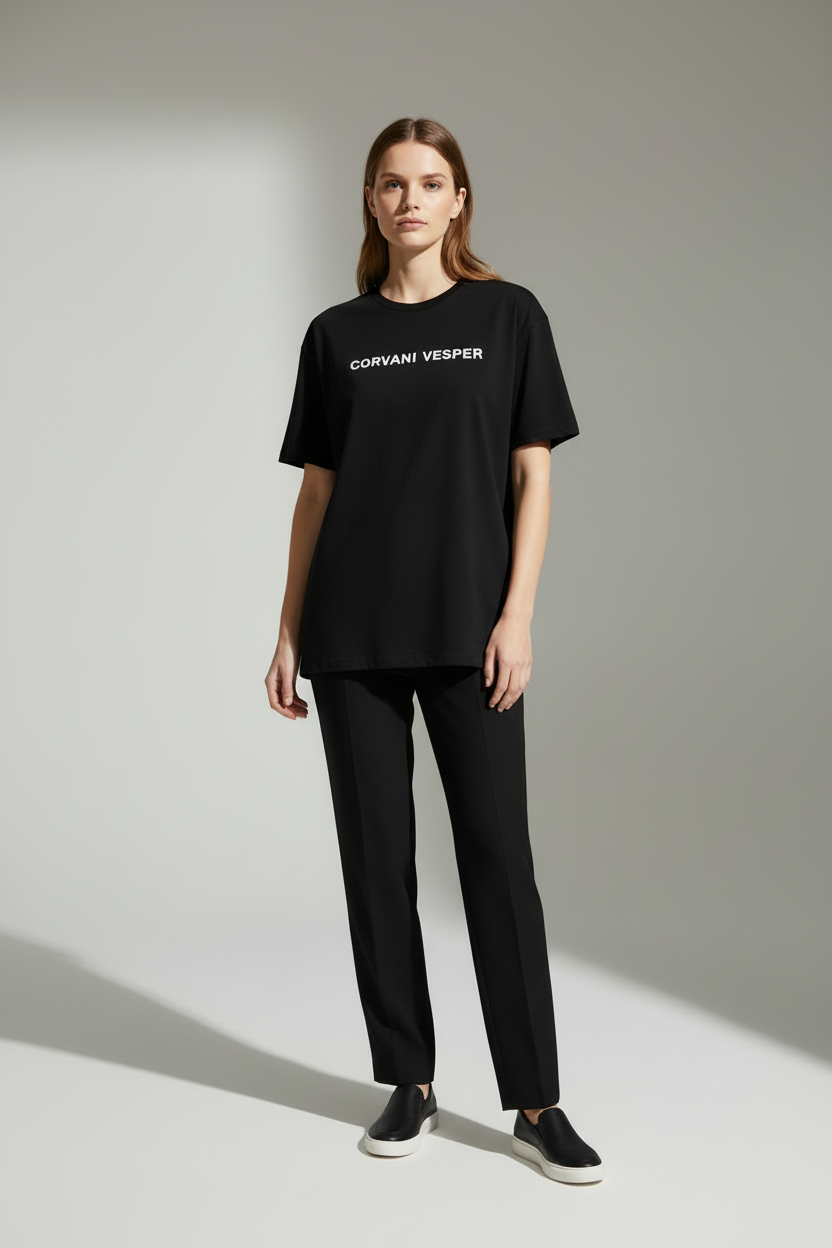 Corvani Vesper Crest T-Shirt Donna, casual women's T-shirt with crest logo, in a neutral color, displayed flat.